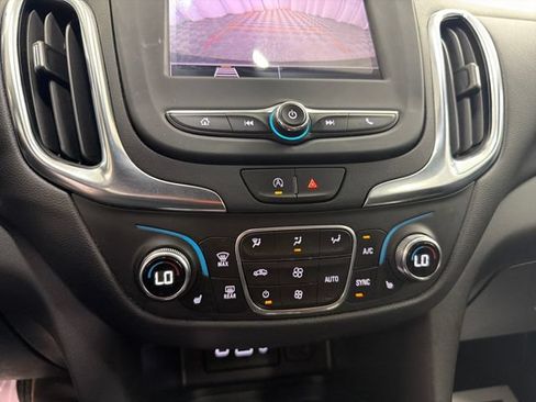Used 2022 Chevrolet Equinox LT FWD image 22