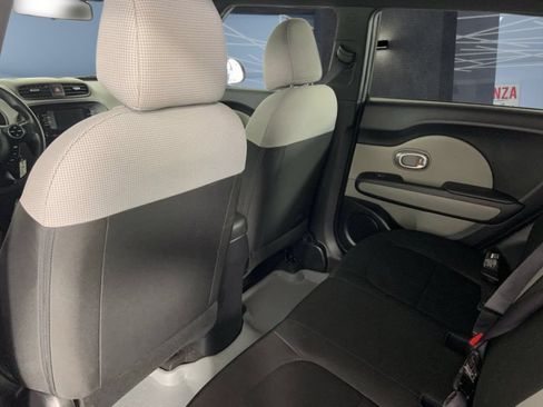 Used 2017 Kia Soul FWD image 17