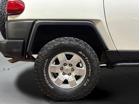 Used 2010 Toyota FJ Cruiser 4WD image 34