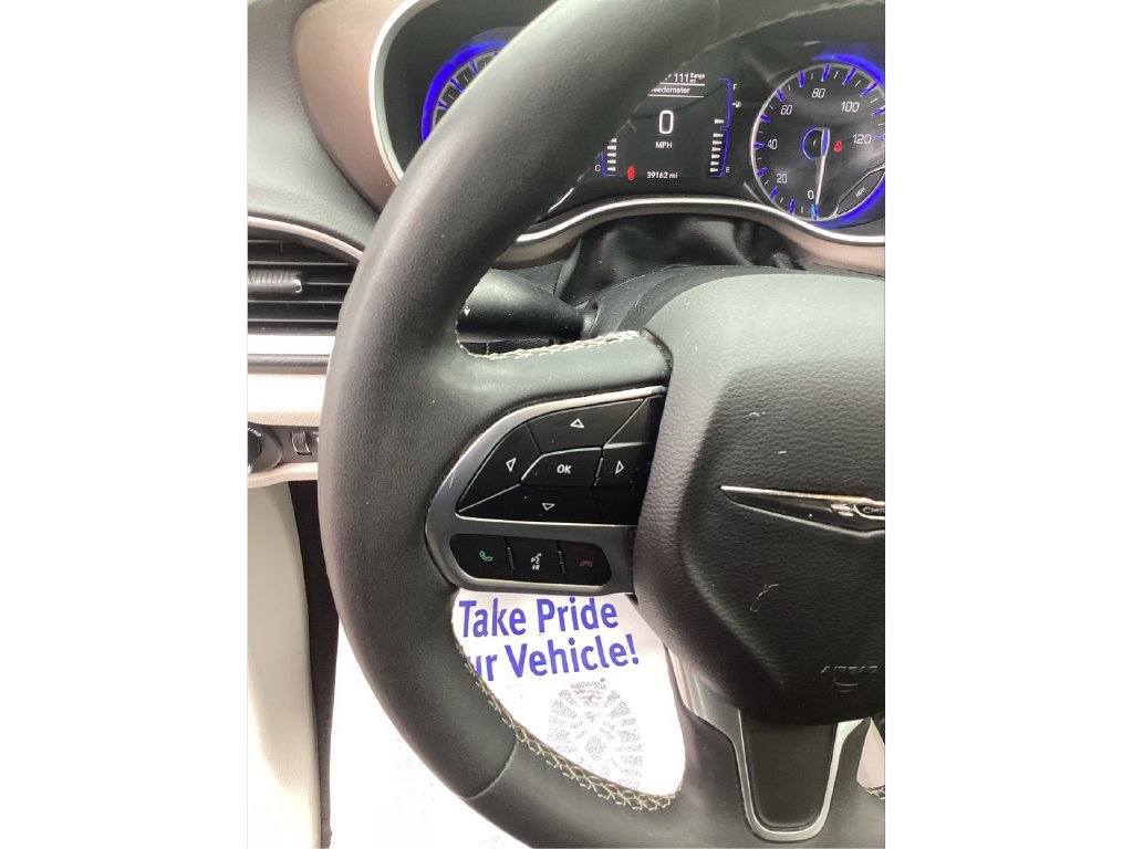 Used 2022 Chrysler Voyager LX FWD image 31