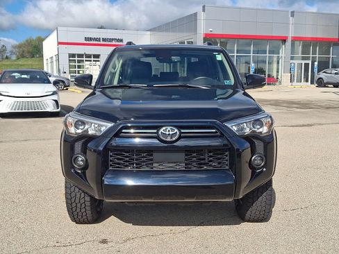Used 2021 Toyota 4Runner SR5 Premium w/ Moonroof Package AWD/4WD image 2