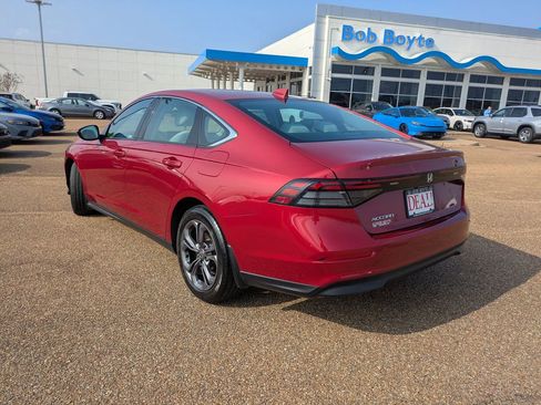 Used 2023 Honda Accord EX image 3