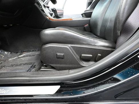 Used 2010 Cadillac CTS Premium image 24