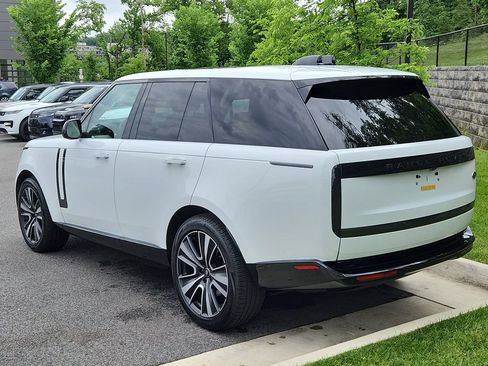 Used 2023 Land Rover Range Rover SE AWD/4WD image 12