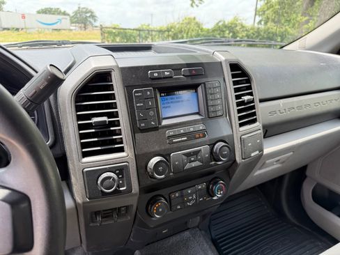 Used 2020 Ford F350 XL w/ STX Appearance Package AWD/4WD image 11