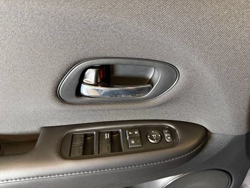 Used 2019 Honda HR-V LX image 19