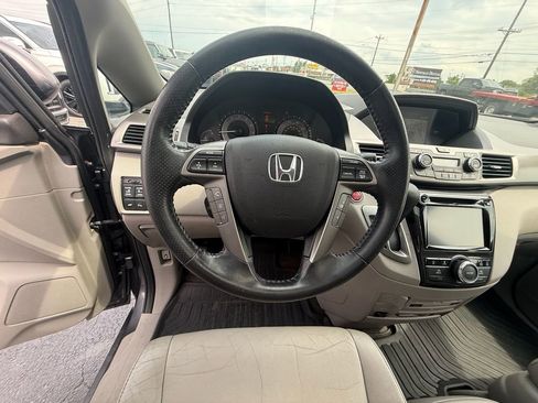 Used 2016 Honda Odyssey Touring Elite image 16
