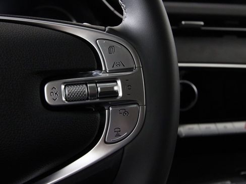 Used 2025 Genesis G70 3.3T Advanced w/ Sport Prestige Package image 22