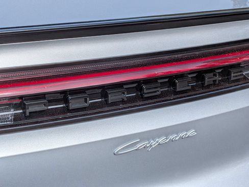 Certified 2026 Porsche Cayenne Coupe AWD/4WD image 30