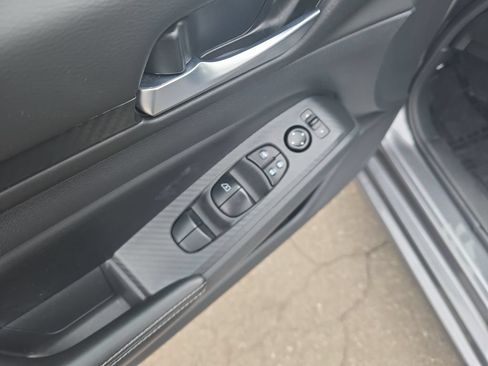 Used 2025 Nissan Altima 2.5 SV FWD image 11