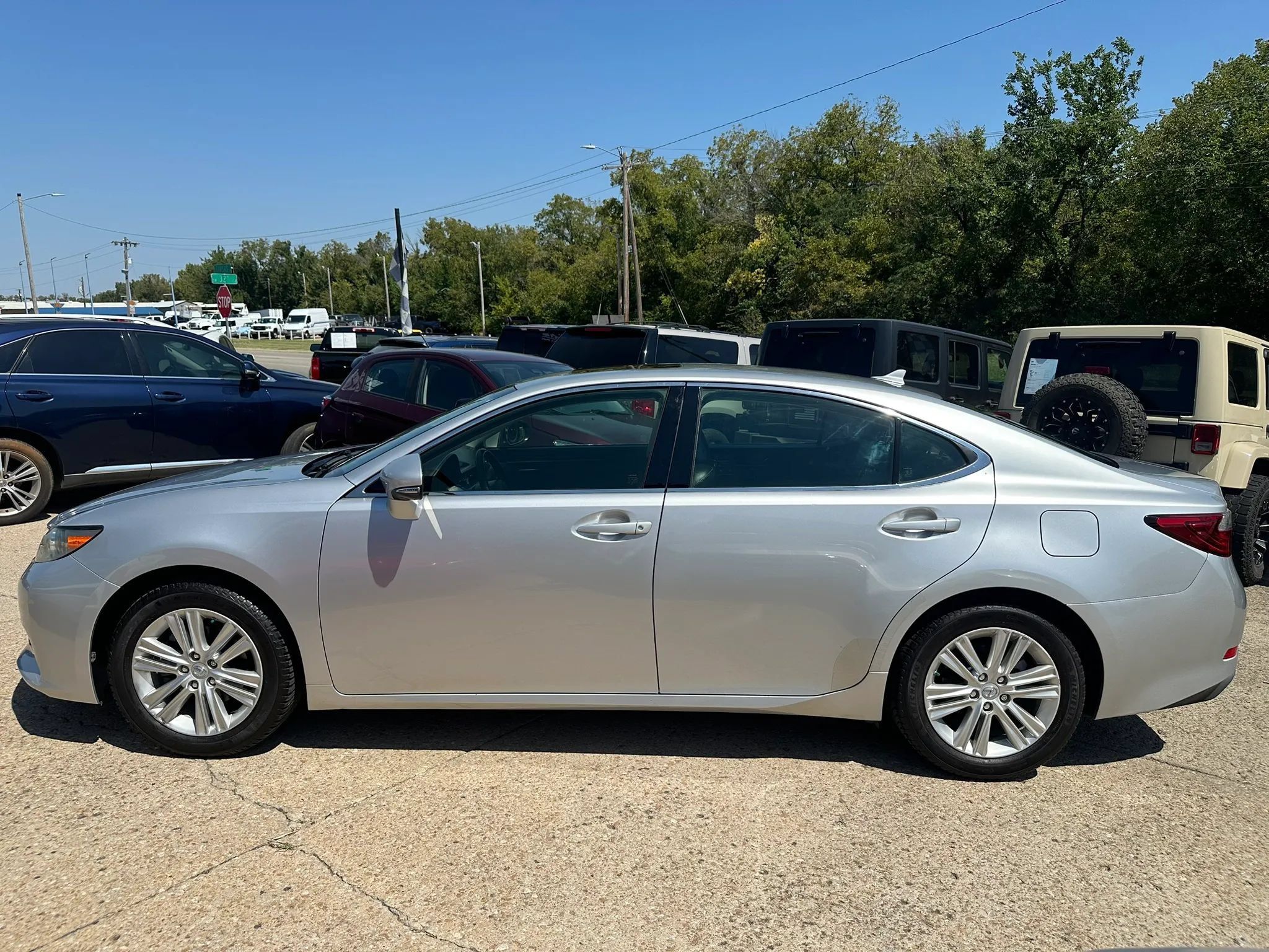 Used 2013 Lexus ES 350 w/ Premium Pkg FWD image 4