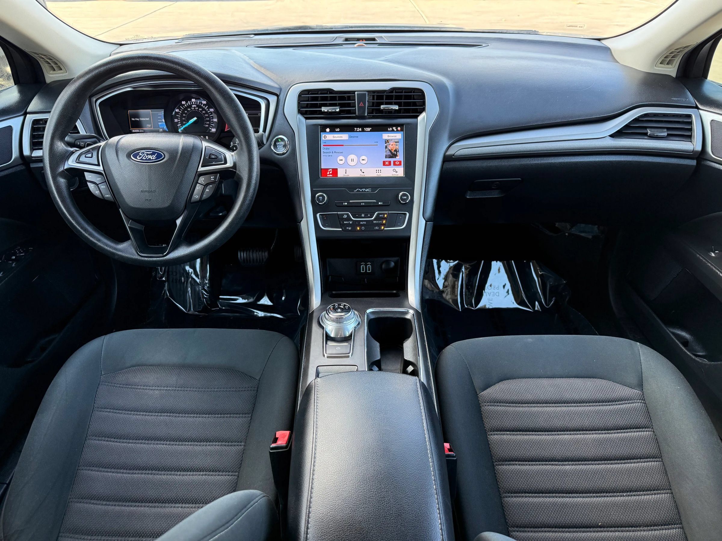 Used 2019 Ford Fusion SE FWD image 17