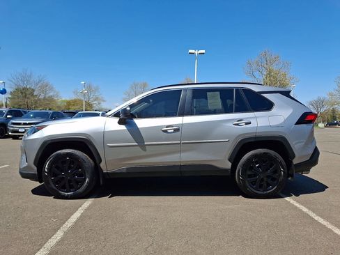 Used 2019 Toyota RAV4 LE w/ All Weather Liner Package AWD/4WD image 8