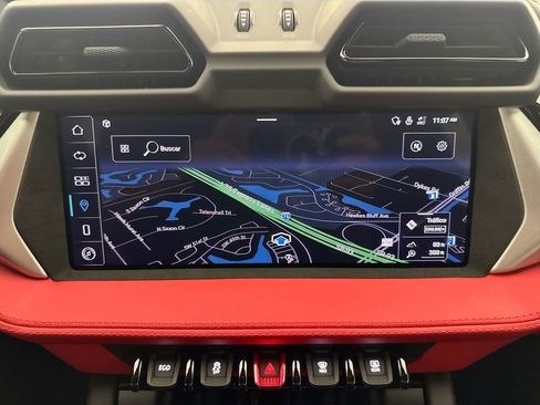 Used 2025 Lamborghini Urus Performante AWD/4WD image 13