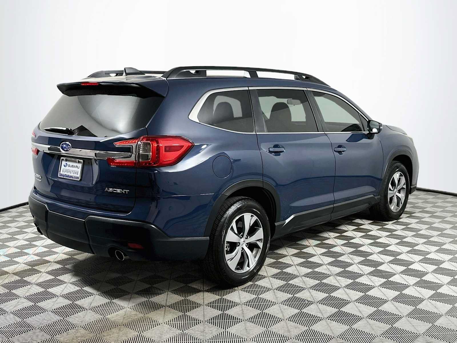Used 2023 Subaru Ascent Premium AWD/4WD image 7