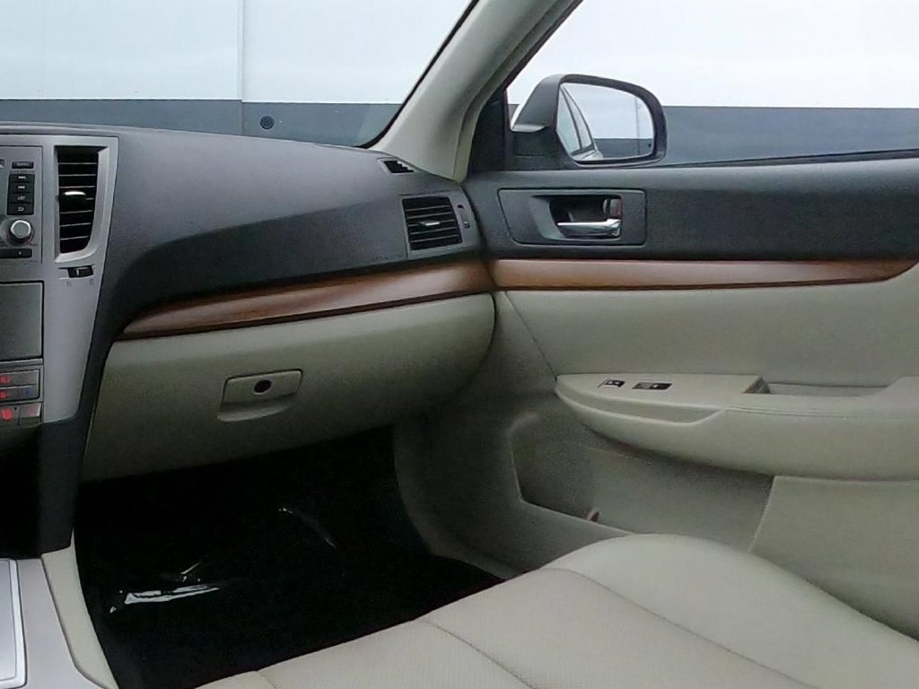 Used 2013 Subaru Outback 2.5i Limited AWD/4WD image 29