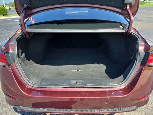 Used 2024 Nissan Sentra SV FWD image 10