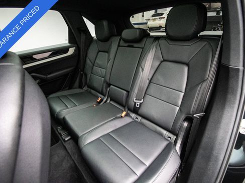 Used 2025 Porsche Cayenne AWD/4WD image 19