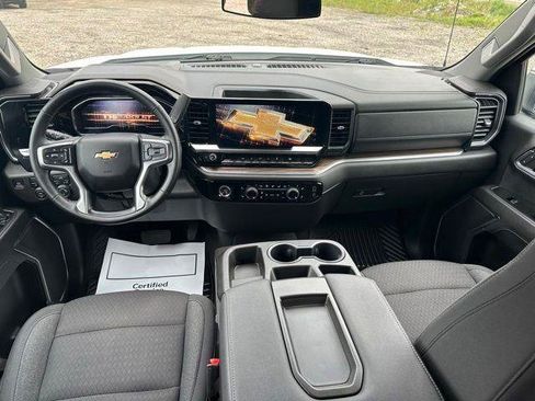 Used 2024 Chevrolet Silverado 1500 LT AWD/4WD image 18