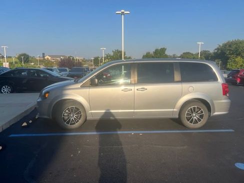 Used 2019 Dodge Grand Caravan GT FWD image 9
