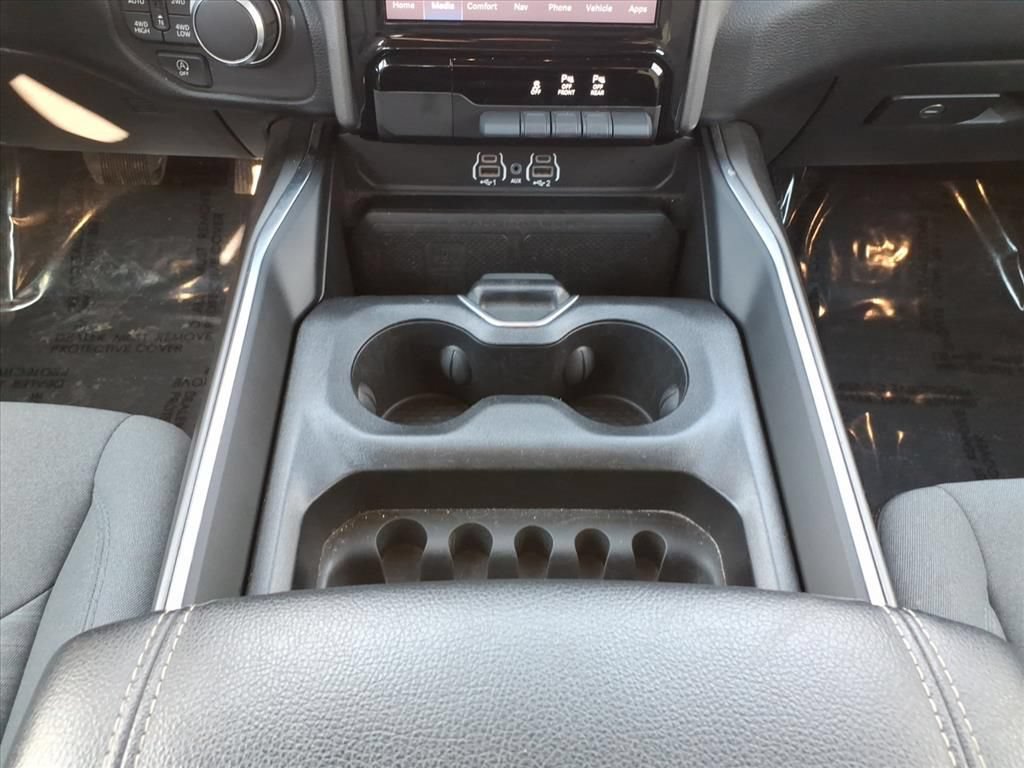 Used 2025 RAM 1500 Big Horn AWD/4WD image 23