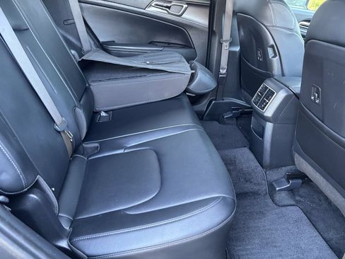 Used 2025 Kia Sportage EX w/ EX Premium Package AWD/4WD image 28
