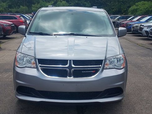 Used 2015 Dodge Grand Caravan SXT FWD image 2