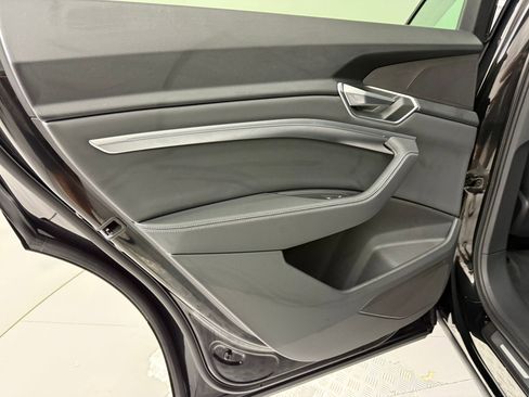 Certified 2022 Audi e-tron Premium w/ Convenience Plus Package image 27