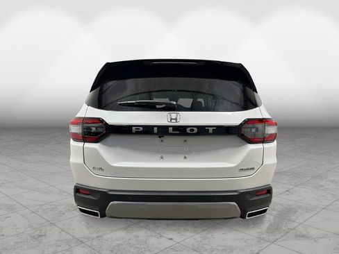 New 2026 Honda Pilot Touring image 4