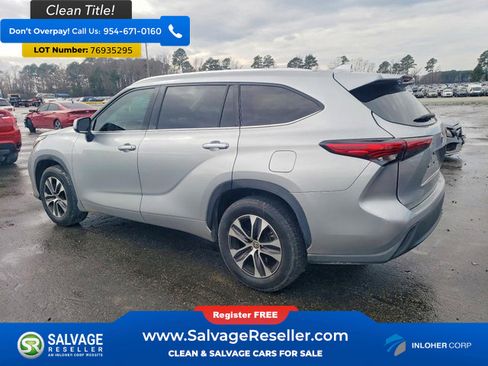 Used 2021 Toyota Highlander XLE image 3
