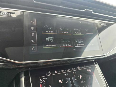 Used 2019 Audi Q8 Prestige w/ Luxury Package image 29