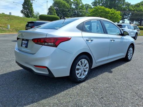 Used 2021 Hyundai Accent SE FWD image 3