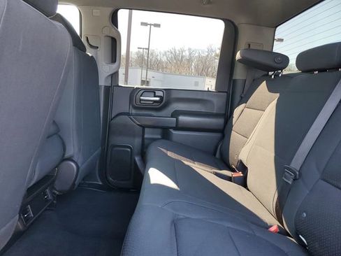 Used 2022 Chevrolet Silverado 2500 Custom w/ Custom Value Package image 16