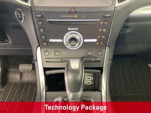 Used 2017 Ford Edge Titanium w/ Equipment Group 301A AWD/4WD image 8