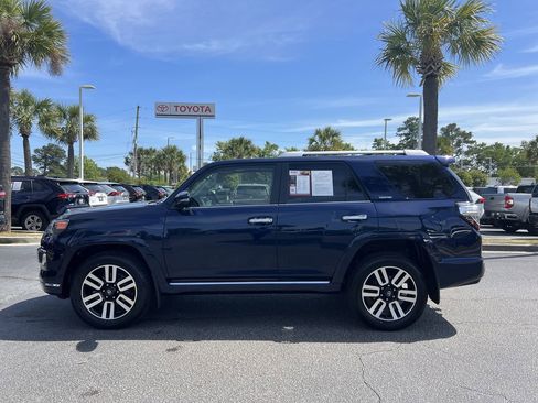 Used 2022 Toyota 4Runner Limited AWD/4WD image 7