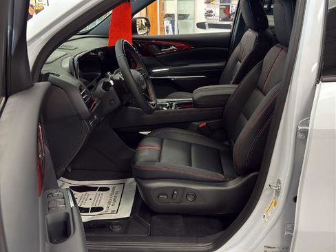 New 2026 Chevrolet Traverse RS w/ LPO, Floor Liner Package image 17