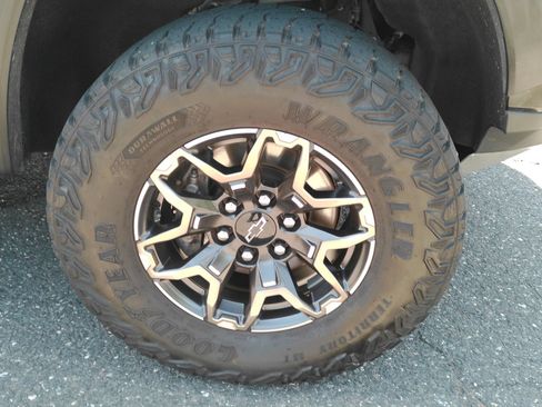 Certified 2023 Chevrolet Colorado ZR2 w/ ZR2 Convenience Package III AWD/4WD image 30