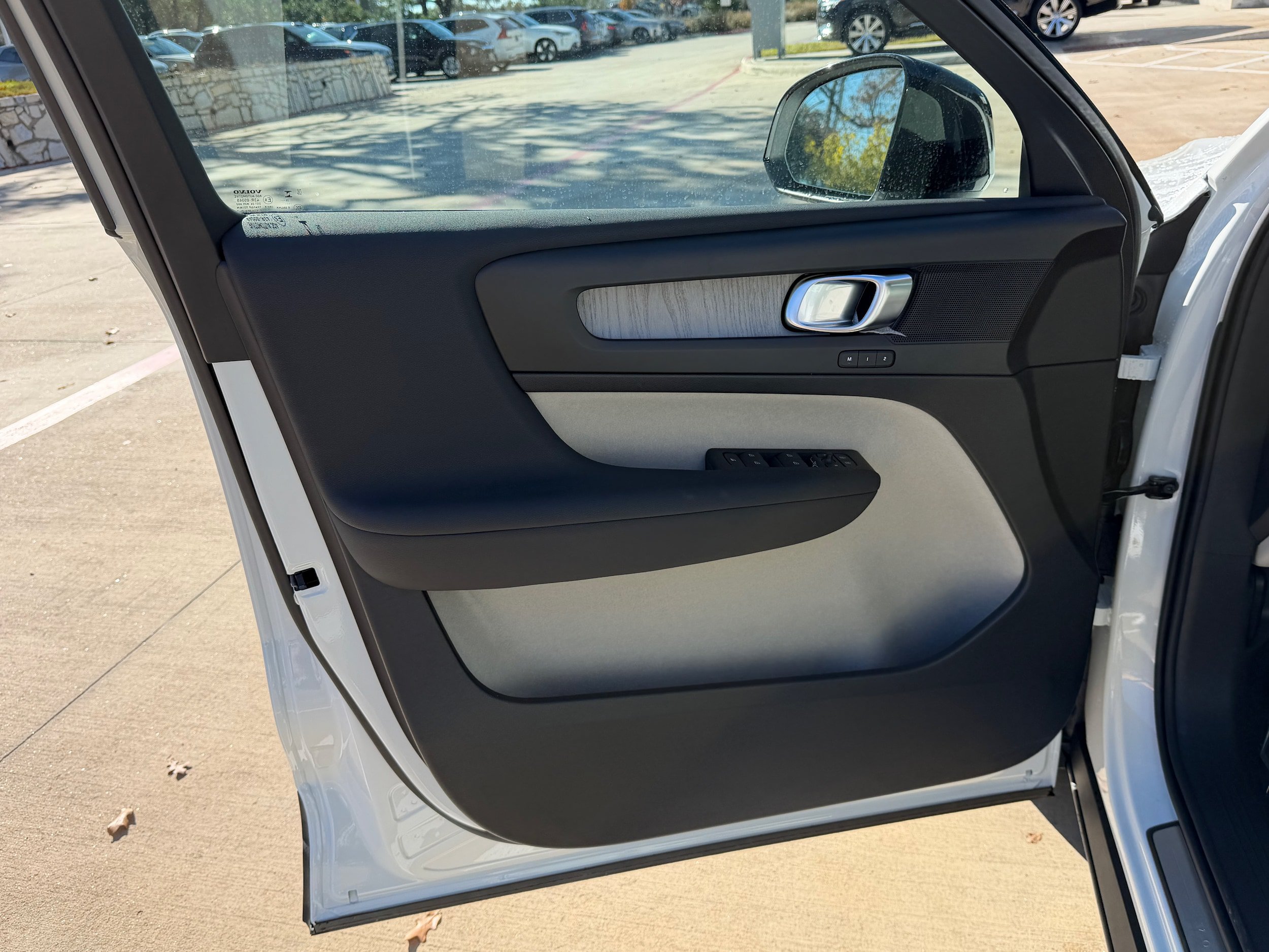 New 2026 Volvo XC40 B5 Plus w/ Protection Package Premier AWD/4WD image 16