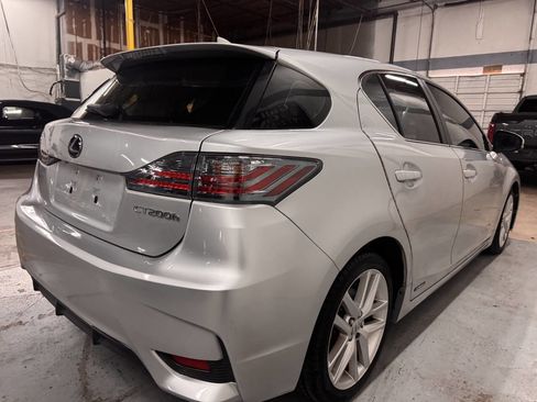 Used 2015 Lexus CT 200h image 6