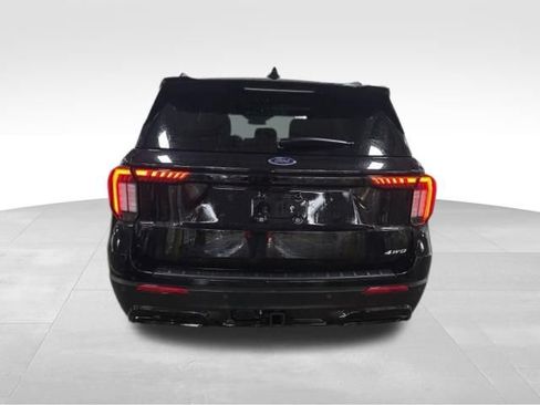Used 2025 Ford Explorer ST-Line w/ ST-Line Street Pack AWD/4WD image 6