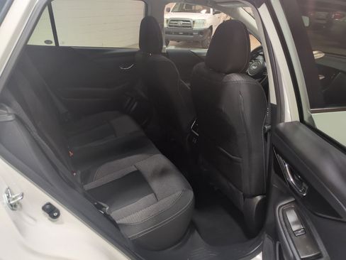 Used 2024 Subaru Outback Premium AWD/4WD image 11