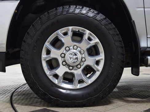 Used 2024 RAM 3500 Laramie image 29