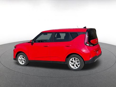 Used 2025 Kia Soul LX w/ LX Technology Package image 10