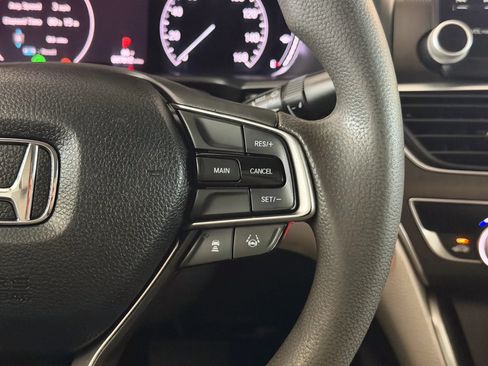 Used 2018 Honda Accord LX image 29