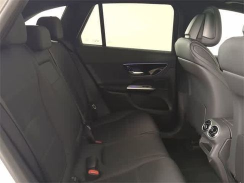 Used 2026 Mercedes-Benz GLC 300 4MATIC image 21