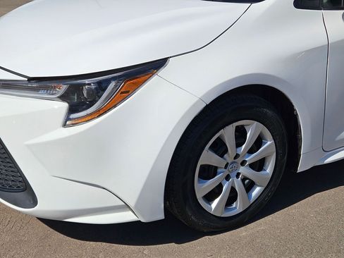 Used 2022 Toyota Corolla LE FWD image 11