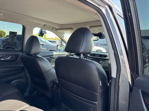 Used 2019 Nissan Rogue SL w/ Premium Package FWD image 24