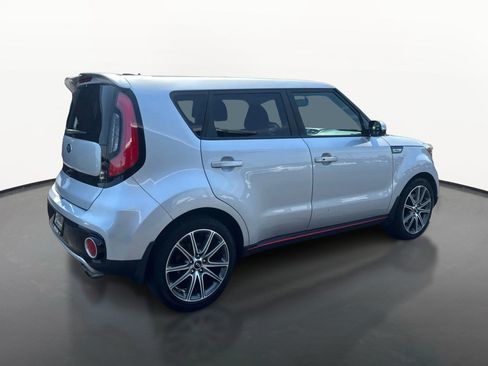 Used 2017 Kia Soul ! w/ Tech Package FWD image 3