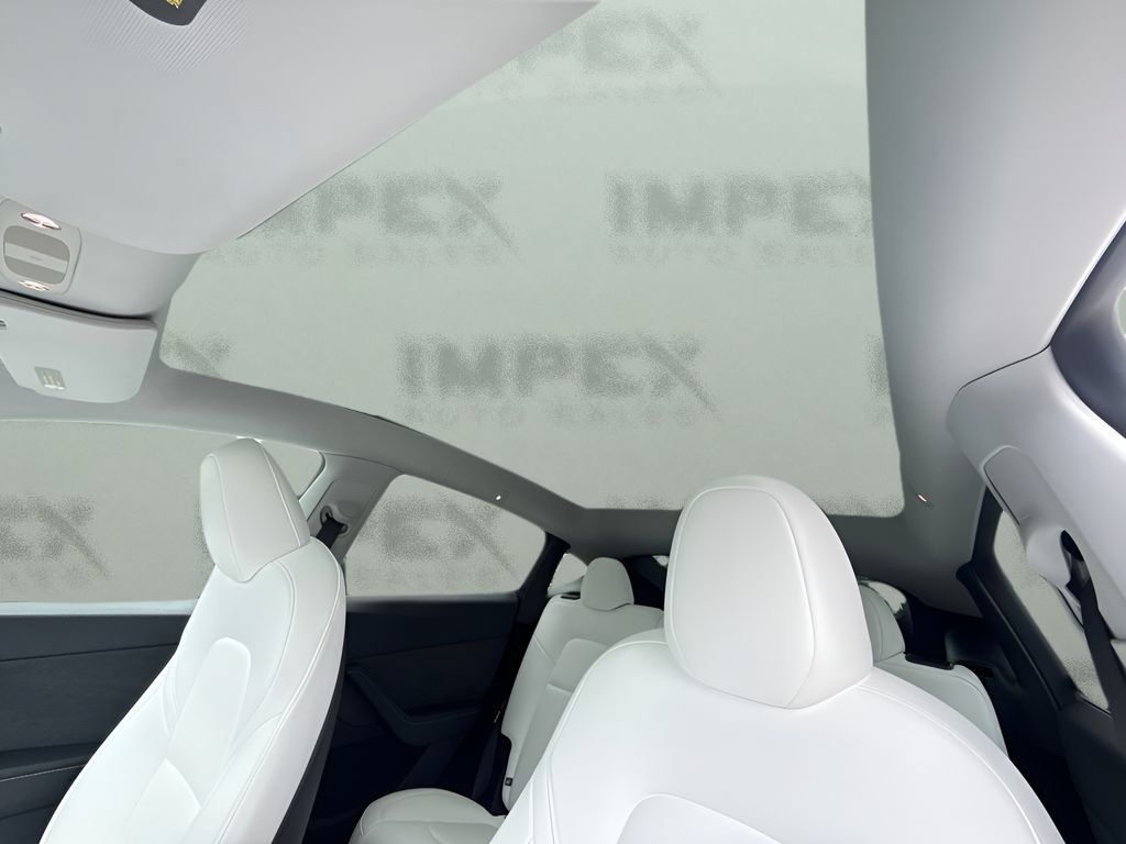 Used 2024 Tesla Model Y Long Range RWD image 10