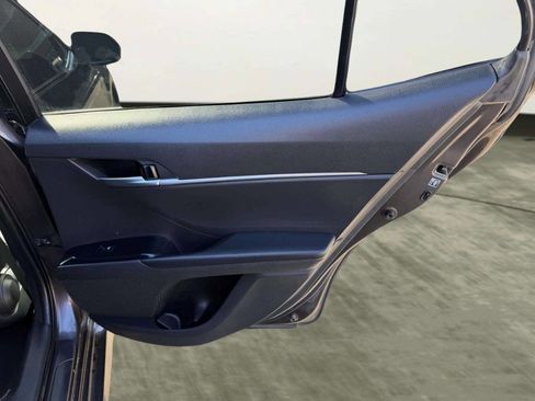 Used 2018 Toyota Camry LE w/ Convenience Package image 21